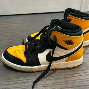 Air Jordan basketball sneakers in Yellow/Black/White